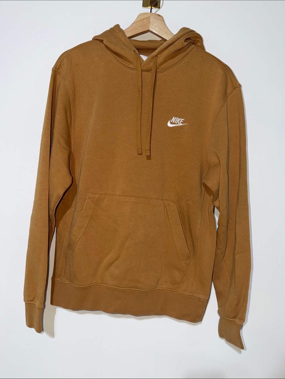 Nike Men’s Tan/Brown Pullover Hoodie with White Swoosh size small